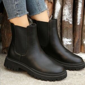 NWOB Marc Fisher Womens Pietro Leather Ankle Chelsea Boots 8.5